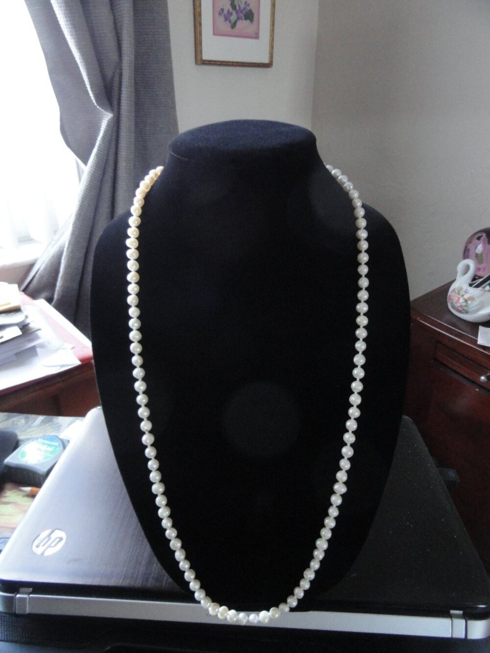 Vintage Fresh Water Pearl Necklace - Hand Notted - 17 Inch Long.